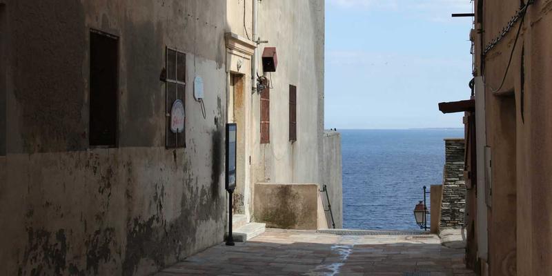 构建温馨社区：社区电商生鲜保鲜与最后一公里配送的革新解决方案