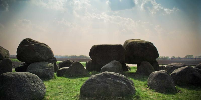 破解社区电商“最后100米”难题：如何在便民购物中实现成本、效率与体验的黄金三角